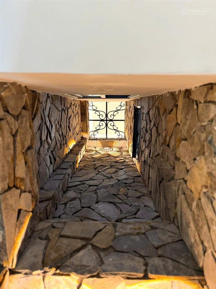 Bán gấp nhà 3 tầng kiệt 5m, oto tránh, thiết kế hiện đại, nở hậu, full nội thất, đầy đủ công năng