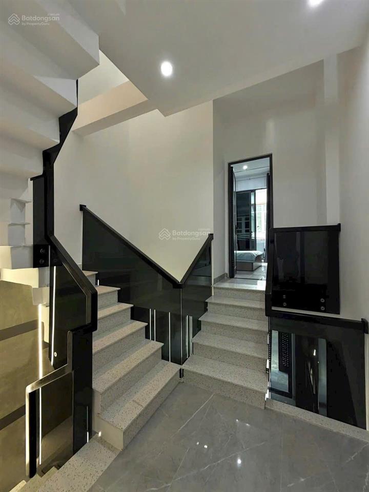 Bán gấp nhà 3 tầng kiệt 5m, oto tránh, thiết kế hiện đại, nở hậu, full nội thất, đầy đủ công năng