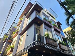 Bán gấp nhà 4 tầng trung tâm, rộng rãi, gần sân bay, đủ công năng, view thành phố, khu dân trí cao