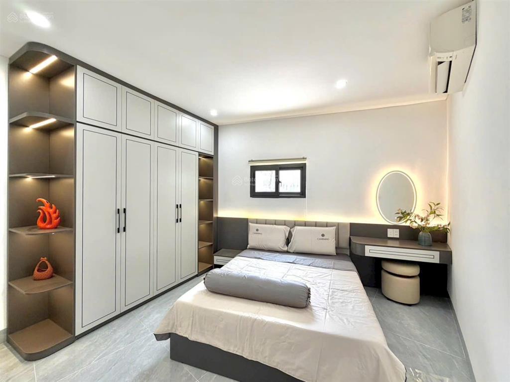 Bán gấp nhà 2 tầng mới xây, kiệt oto, gần biển, khu dân trí, sân xe rộng, đủ công năng