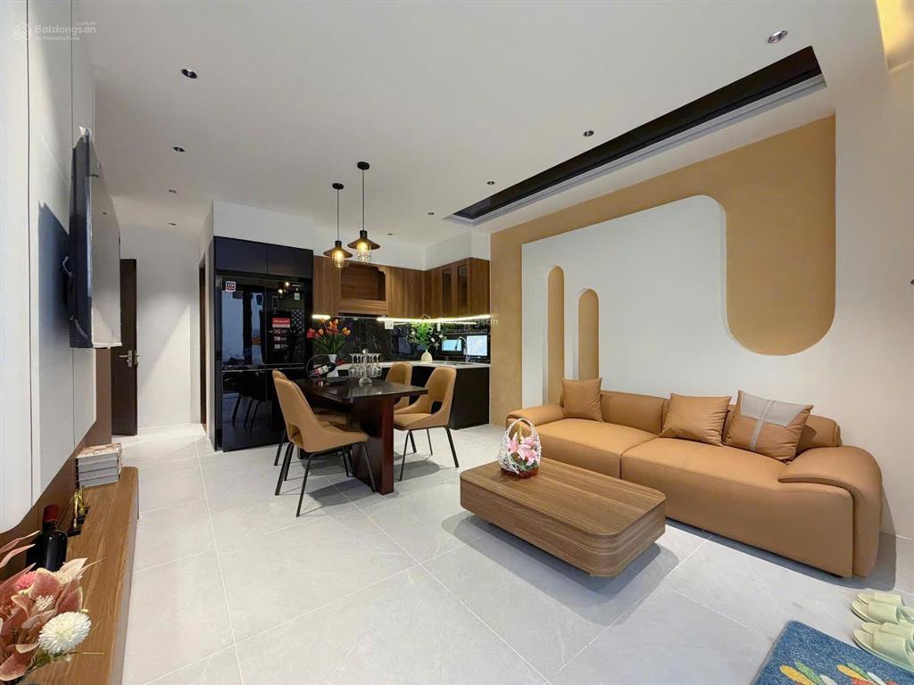 Bán gấp nhà 2 mặt kiệt gần biển, đủ tiện ích xung quanh, 3pn, hướng chính đông bắc, tặng nội thất