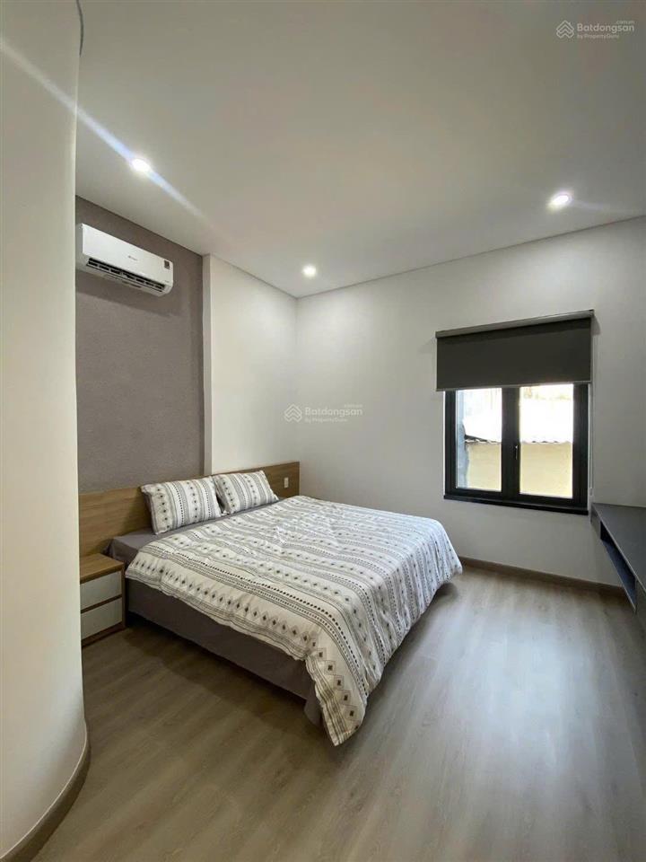 Bán gấp nhà 3 tầng cách biển 150m, sân đậu oto, nhà xây mới, fill nội thất, mặt tiền 7m5 giá tốt