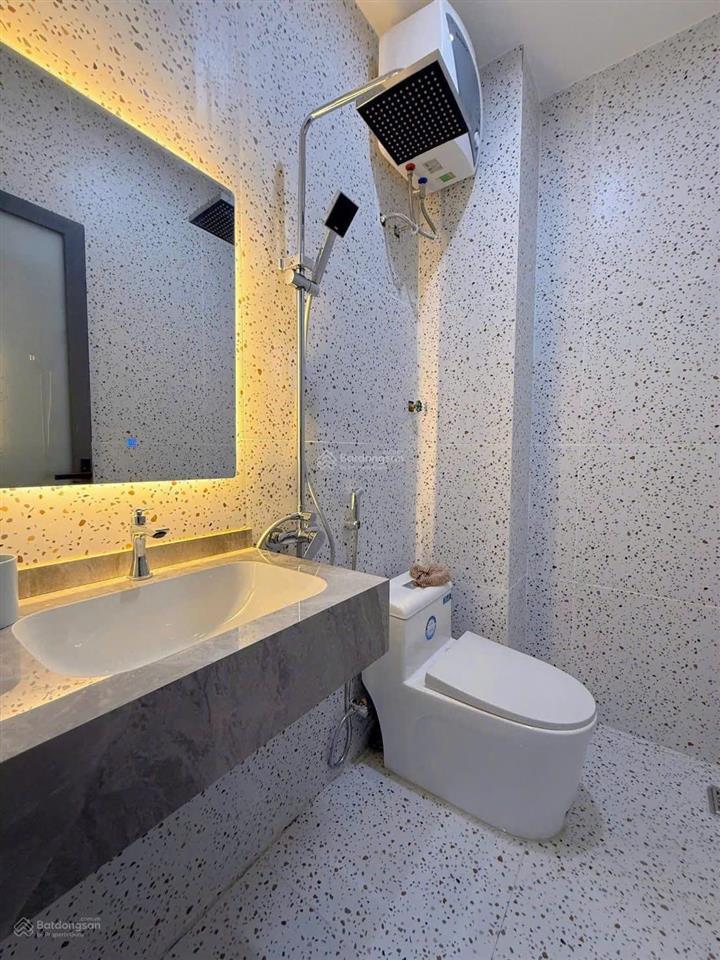 Bán nhanh nhà 3 tầng, đầy đủ nội thất, công năng đầy đủ, khu dân trí cao, đủ tiện ích, có bớt