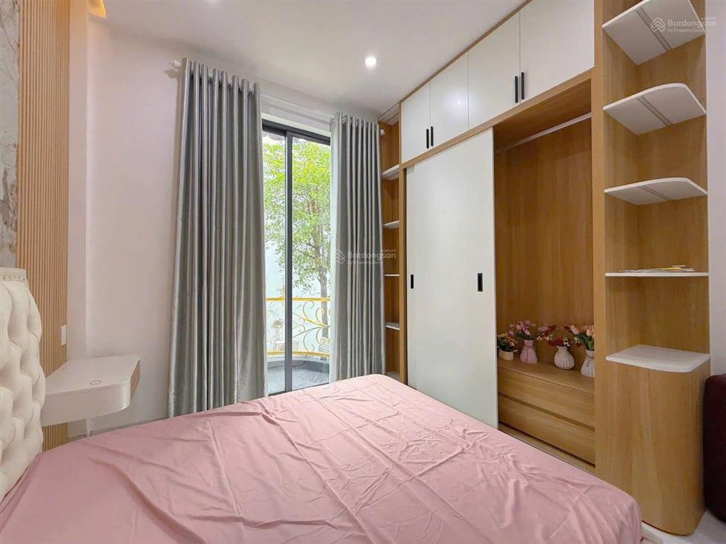 Bán nhanh nhà 3 tầng, đầy đủ nội thất, công năng đầy đủ, khu dân trí cao, đủ tiện ích, có bớt