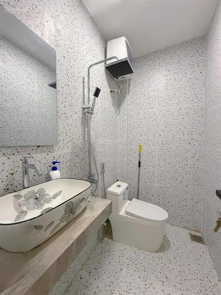 Bán nhanh nhà 3 tầng, đầy đủ nội thất, công năng đầy đủ, khu dân trí cao, đủ tiện ích, có bớt