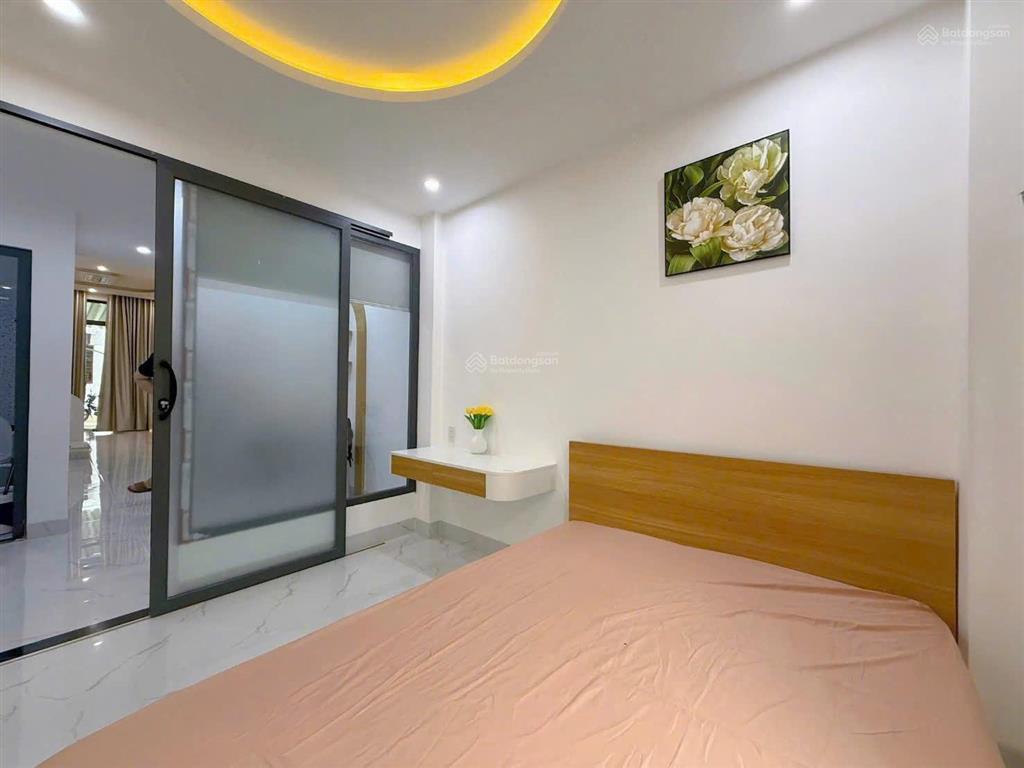 Bán nhanh nhà 3 tầng, đầy đủ nội thất, công năng đầy đủ, khu dân trí cao, đủ tiện ích, có bớt