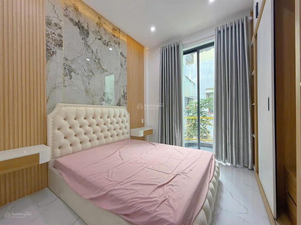 Bán nhanh nhà 3 tầng, đầy đủ nội thất, công năng đầy đủ, khu dân trí cao, đủ tiện ích, có bớt