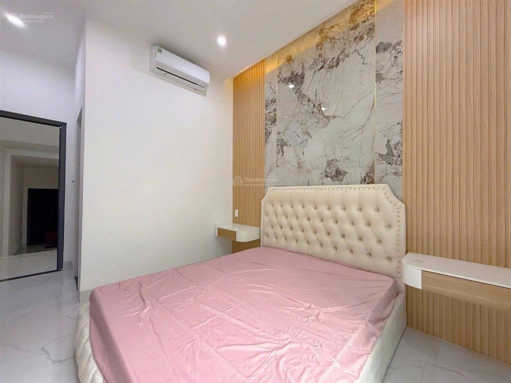 Bán nhanh nhà 3 tầng, đầy đủ nội thất, công năng đầy đủ, khu dân trí cao, đủ tiện ích, có bớt