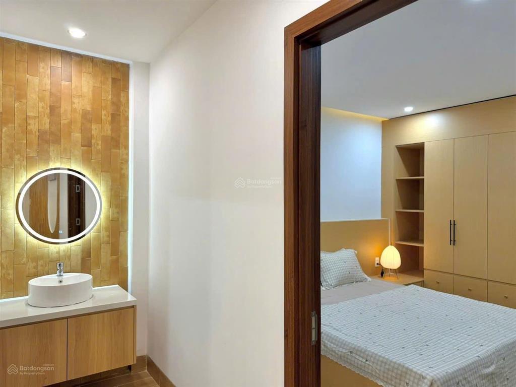 Bán nhanh nhà 3 tầng xây mới, thiết kế hiện đại, đủ tiện ích, có giếng trời, sân phơi, giá tốt