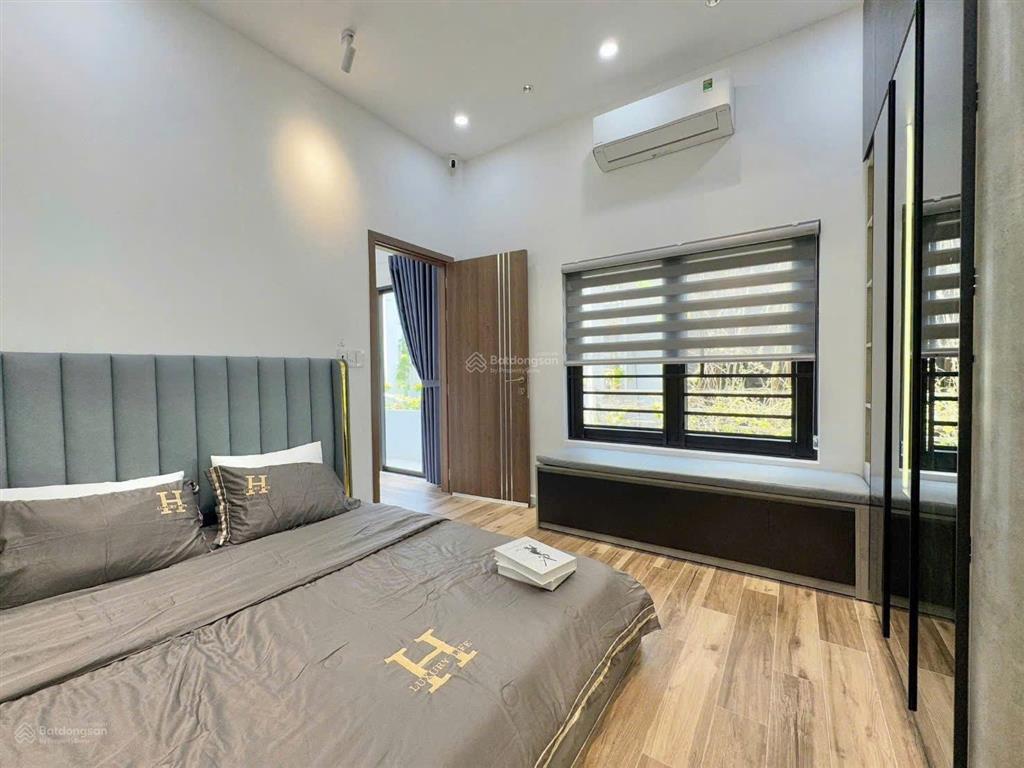 Bán gấp nhà 3 tầng trung tâm tp, nở hậu, nội thất cao cấp, nhà đang cho thuê 21tr/th, đủ công năng