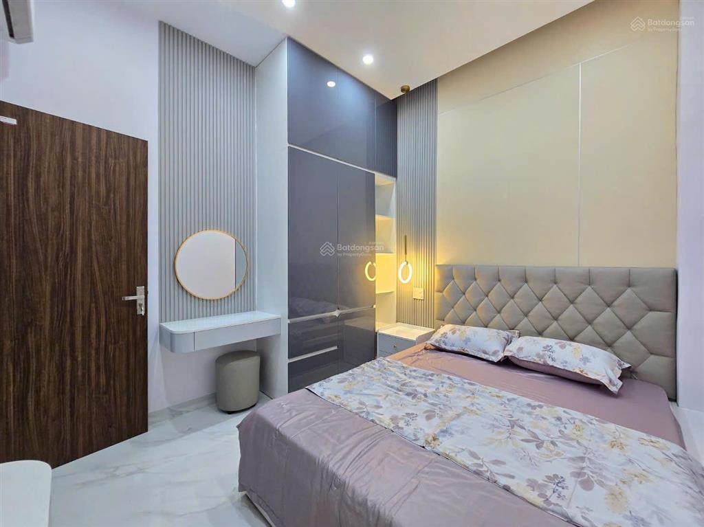 Bán nhanh nhà 3 tầng xây mới 100%, gần biển, khu dân cư văn minh, đủ tiện ích, thiết kế hiện đại