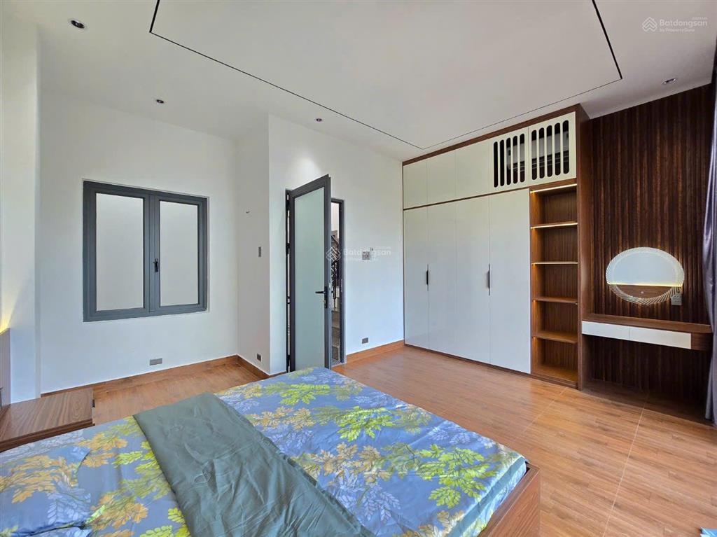 Bán gấp nhà 3 tầng mặt tiền, mới hoàn thiện, thiết kế hiện đại, full nội thất, khu dân trí cao