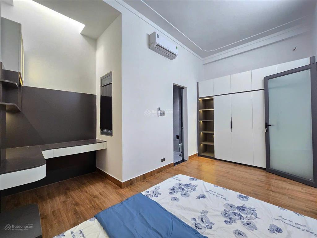 Bán gấp nhà 3 tầng mặt tiền, mới hoàn thiện, thiết kế hiện đại, full nội thất, khu dân trí cao