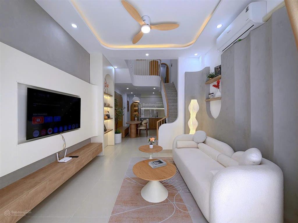 Bán nhanh nhà trung tâm thanh khê, cách biển 500m, đủ tiện ích, khai thác cho thuê 25tr/th