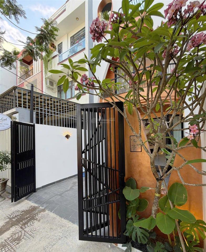 Bán nhà đẹp thiết kế mới khu sinh thái hòa xuân, nội thất sang trọng, ven sông, đường 7m5, giá tốt