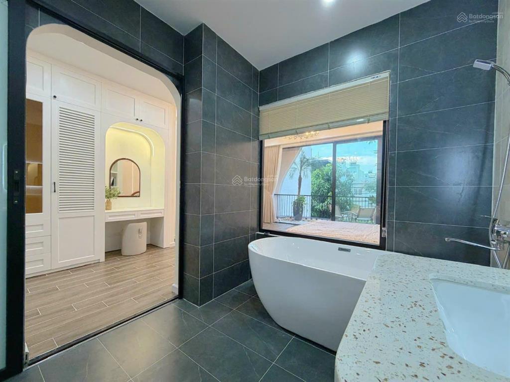 Bán nhà đẹp thiết kế mới khu sinh thái hòa xuân, nội thất sang trọng, ven sông, đường 7m5, giá tốt