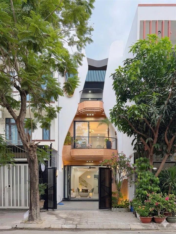 Bán nhà đẹp thiết kế mới khu sinh thái hòa xuân, nội thất sang trọng, ven sông, đường 7m5, giá tốt