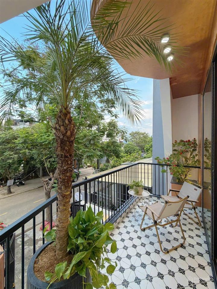Bán nhà đẹp thiết kế mới khu sinh thái hòa xuân, nội thất sang trọng, ven sông, đường 7m5, giá tốt