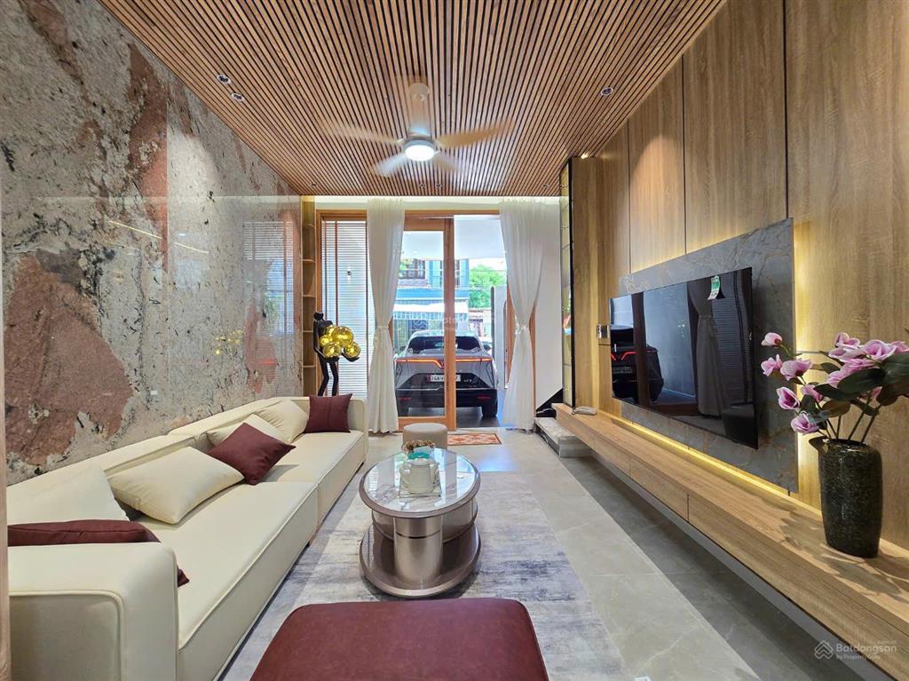 Bán nhanh nhà đẹp khu phố biển đà nẵng, cách biển 300m, khu dân trí cao, đủ tiện ích, nhỉnh 9 tỷ