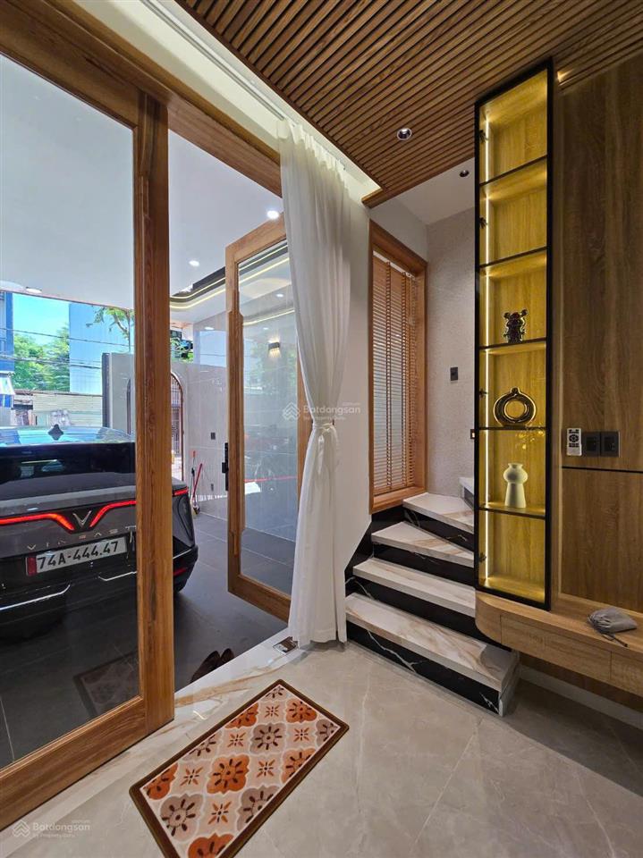Bán nhanh nhà đẹp khu phố biển đà nẵng, cách biển 300m, khu dân trí cao, đủ tiện ích, nhỉnh 9 tỷ