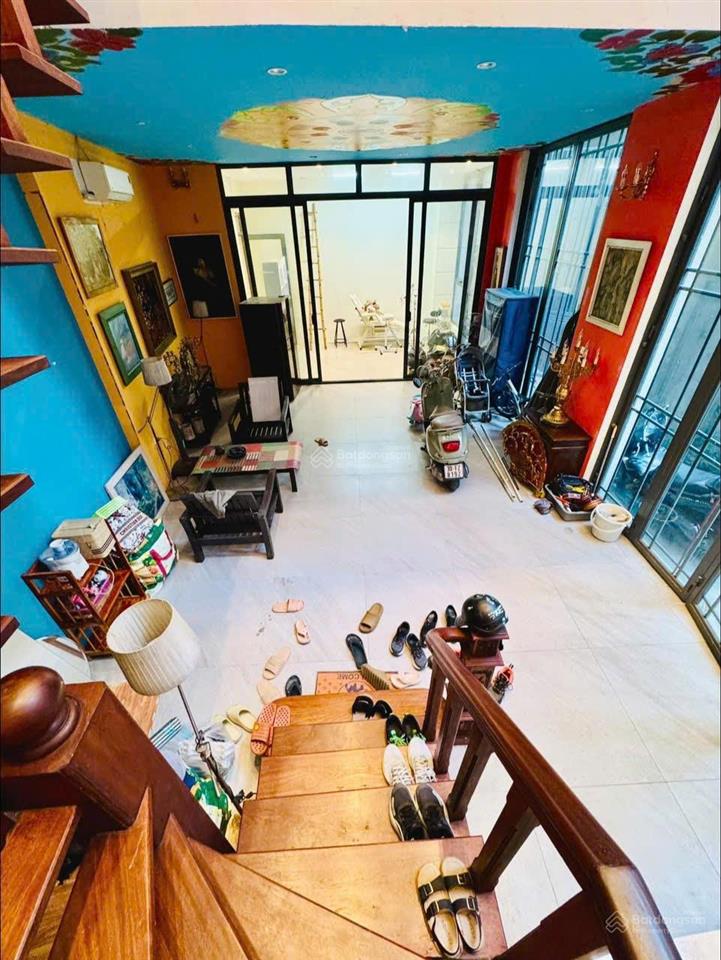 Chính chủ cần bán nhà mặt ngõ, 3 thoáng ,phố nguyễn thái học, dt 60m x 5 tầng, mt 11m, nhà sát phố