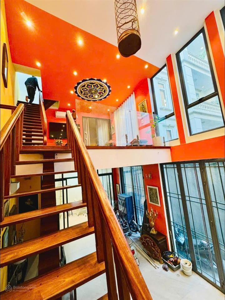 Chính chủ cần bán nhà mặt ngõ, 3 thoáng ,phố nguyễn thái học, dt 60m x 5 tầng, mt 11m, nhà sát phố