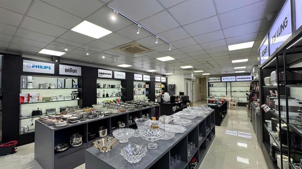 Vị trí đắc địa, vỉa hè rộng,kd sầm uất, bán nhà mặt phố lạc long quân, dt 150m x 7tầng, mt 7,8m