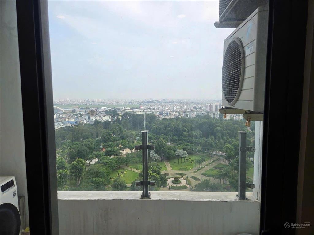 Chính chủ cần bán gấp căn hộ 2pn ở garden gate, view công viên gia định rất đẹp. giá 7,5 tỷ