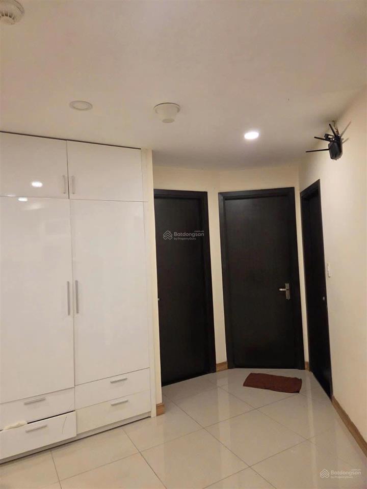 Chính chủ cần bán gấp căn hộ 2pn ở garden gate, view công viên gia định rất đẹp. giá 7,5 tỷ