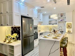 Tôi chính chủ bán chcc bohemia 136m2, 3pn  2vs, tầng 25, ban công đn, full nội thất, giá 11 tỷ