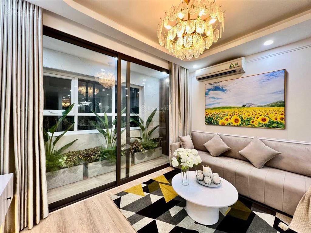 Chủ nhà gửi bán căn 2pn  66m2  tầng trung golden palm, 7.5 tỷ có thương lượng