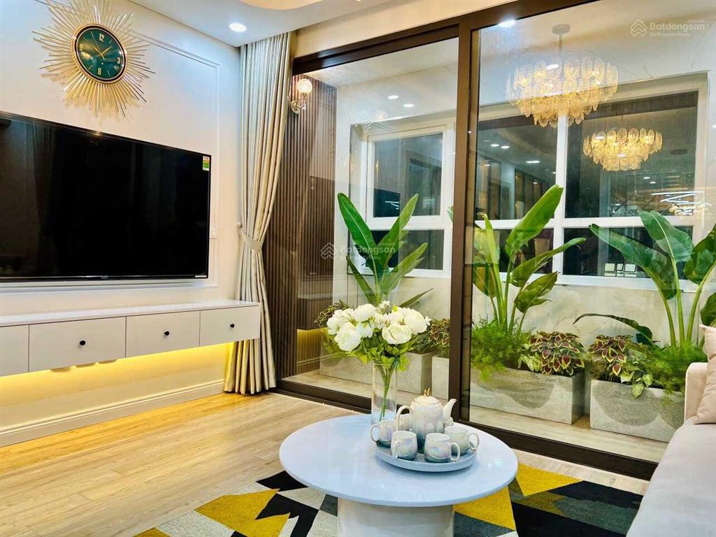 Chủ nhà gửi bán căn 2pn  66m2  tầng trung golden palm, 7.5 tỷ có thương lượng