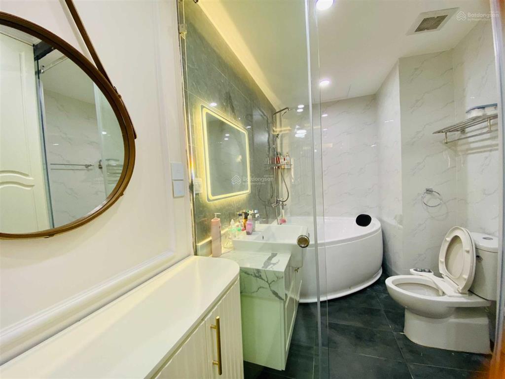 Chủ nhà gửi bán căn 2pn  66m2  tầng trung golden palm, 7.5 tỷ có thương lượng