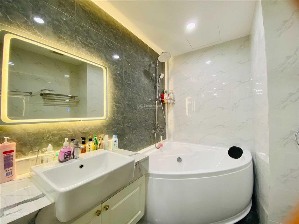 Tôi chính chủ bán căn hộ 80m2 full nội thất, 3pn 2vs cc nguyễn tuân, giá 7,4 tỷ