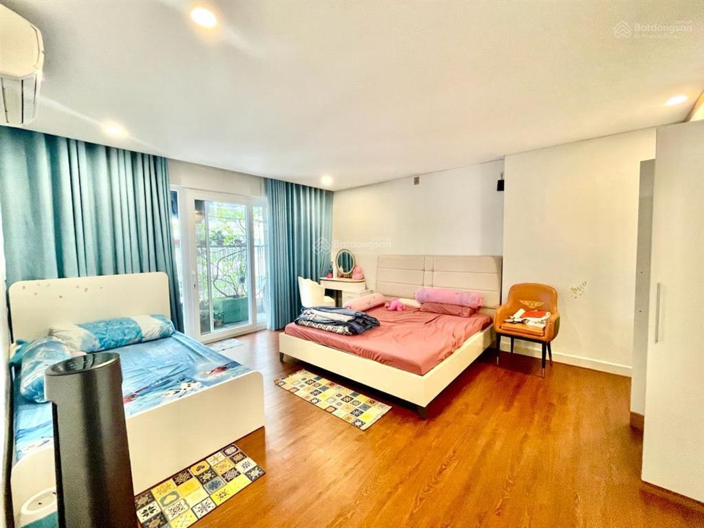 Bán căn hộ 3pn, 2wc, 102m2 tại vinhomes d'capitale, 11 tỷ vnd