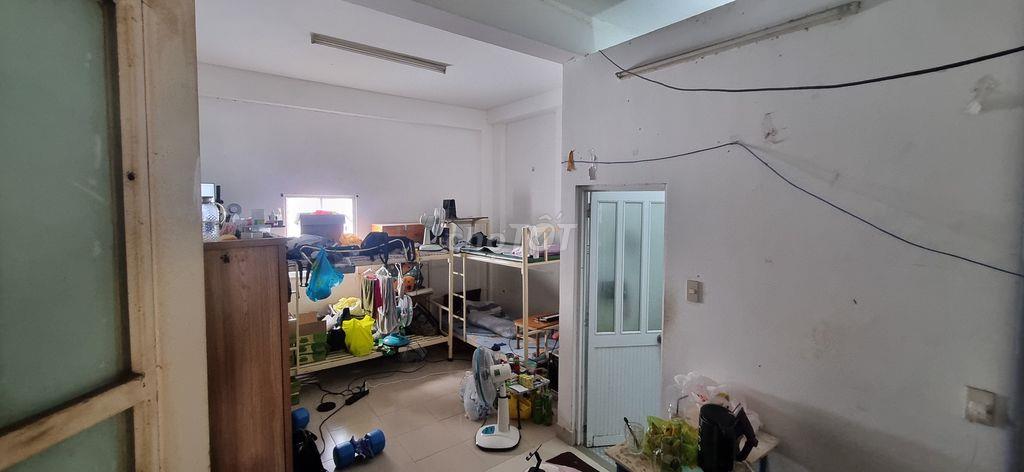 CHO 2 NAM SINH VIÊN DH BÁCH KHOA Ở GHÉP 