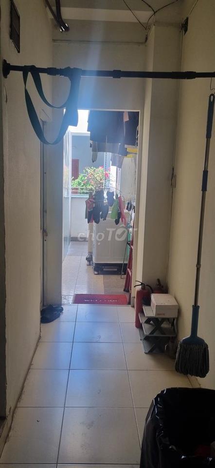CHO 2 NAM SINH VIÊN DH BÁCH KHOA Ở GHÉP 