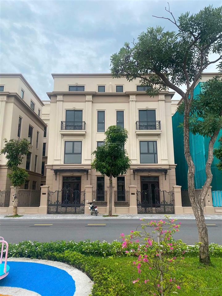 Căn giá hời tại vinhomes cổ loa giá 15,8 tỷ,  0944 369 ***