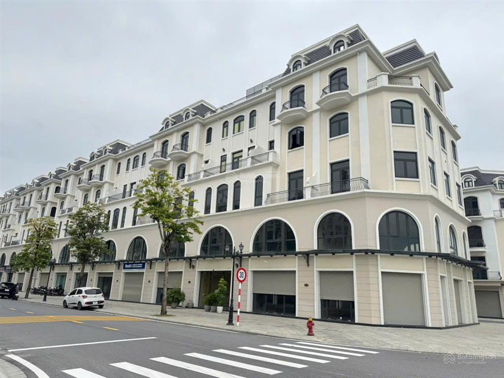 Căn shophouse sổ đỏ lâu dài, 2 mặt đường 20m, 3 mặt thoáng, gần công viên. giá tốt vin 2