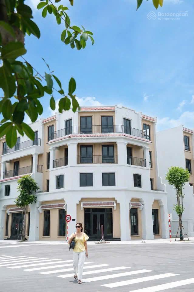 Căn mặt đường to tại vinhomes đan phượng, được vay 70% miễn cả gốc và lãi tới 36 tháng