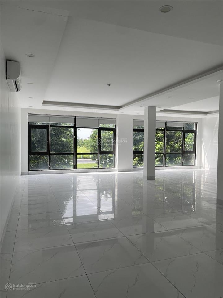 55 triệu/tháng cặp shophouse 2 căn thông 500m sàn, mặt đường 52m vinhomes ocean park 1