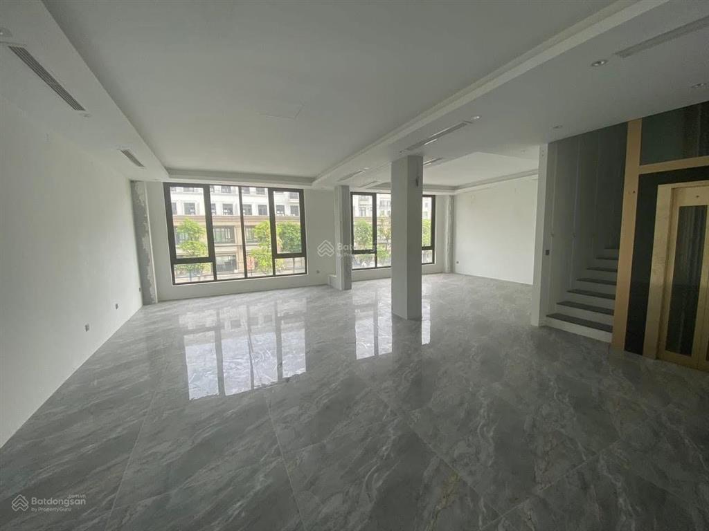 55 triệu/tháng cặp shophouse 2 căn thông 500m sàn, mặt đường 52m vinhomes ocean park 1