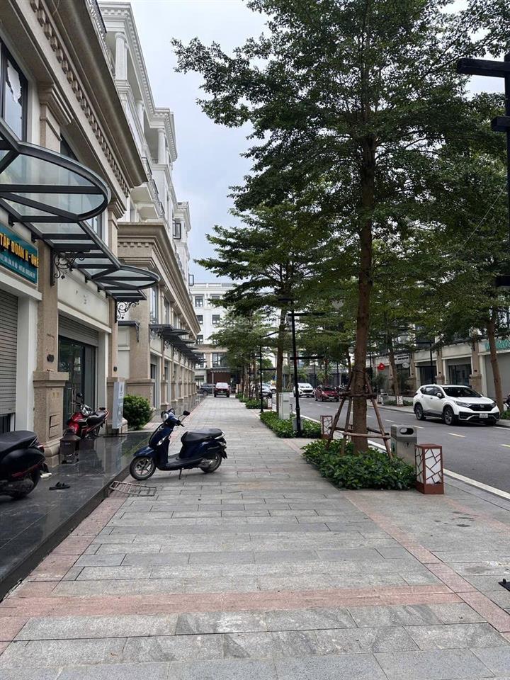 Giá 23tr cho thuê shophouse 5 tầng full điều hòa thang máy vinhomes ocp 1 gia lâm hn