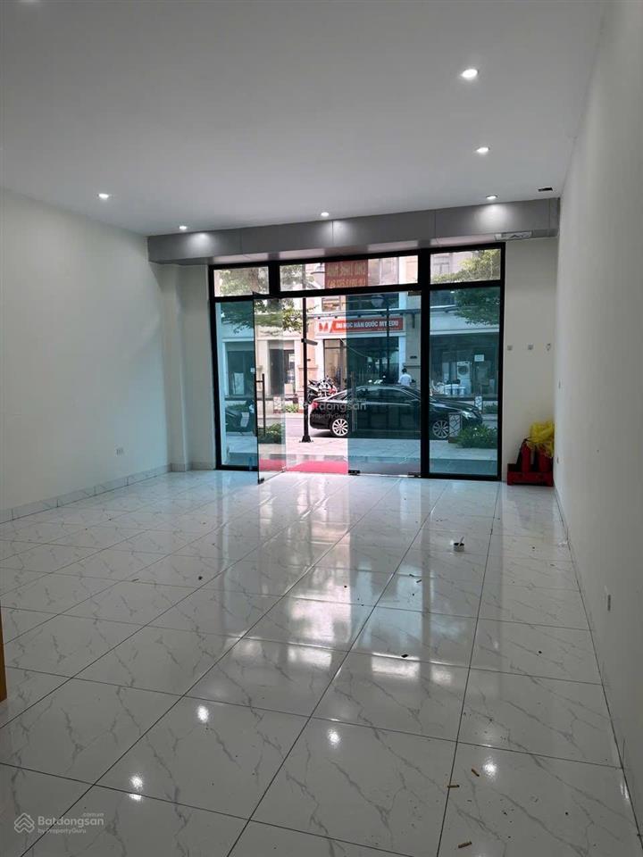 Giá 23tr cho thuê shophouse 5 tầng full điều hòa thang máy vinhomes ocp 1 gia lâm hn