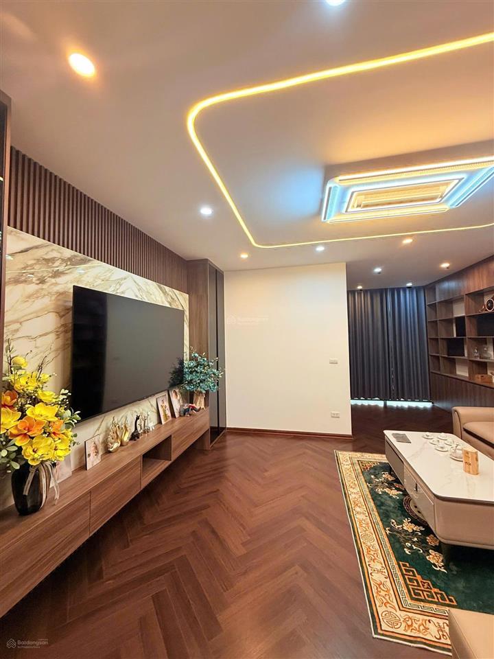30tr triệu/th hoàn thiện full nội thất 5pn khép kín thang may phố biển 100mvinhomes ocean park 3