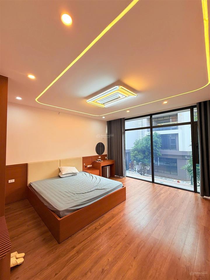 30tr triệu/th hoàn thiện full nội thất 5pn khép kín thang may phố biển 100mvinhomes ocean park 3