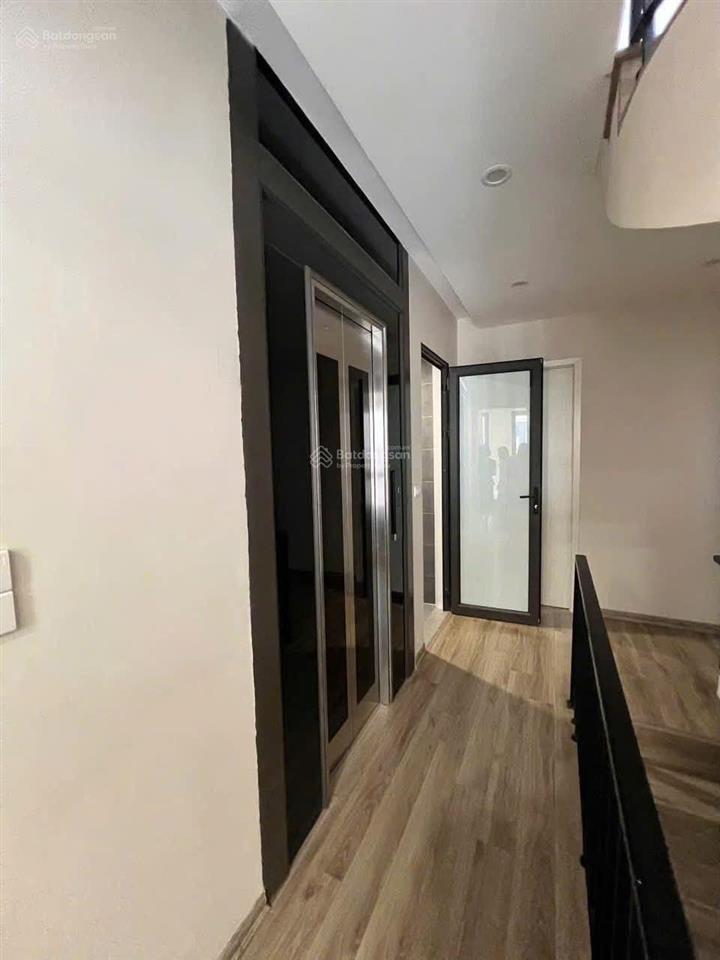 Giá 9 tỷ căn thời đại 60m hoàn thiện 5 tầng có thang máy full nội thất sẵn sổ ocp 3 văn giang hy