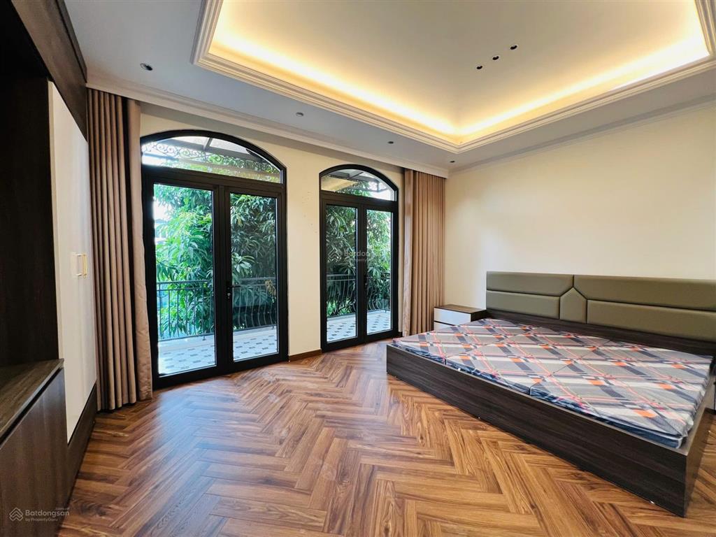 42 triệu/tháng bp song lập 130m, thang máy, 5 phòng ngủ nội thất cao cấp rõ ràng rẻ vin ocp 2