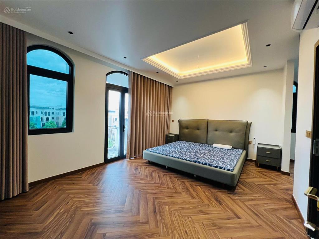 42 triệu/tháng bp song lập 130m, thang máy, 5 phòng ngủ nội thất cao cấp rõ ràng rẻ vin ocp 2