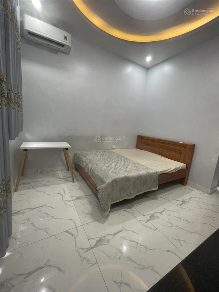 Cho thuê phòng ban công full nội thất ngay phạm văn đồng